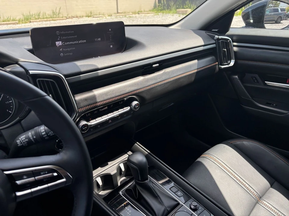 2025 Mazda CX-50 - Image 19 of 31