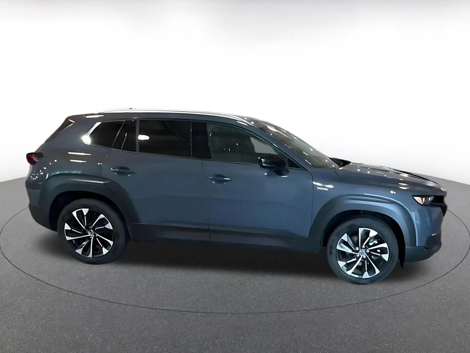 2025 Mazda CX-50 - Image 17 of 31