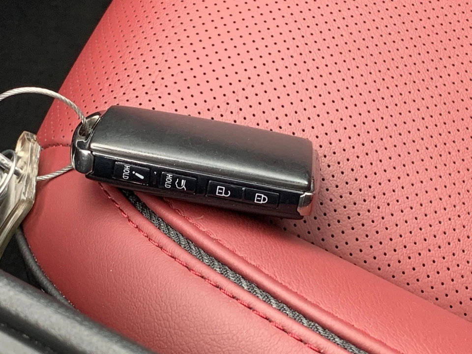 2025 Mazda CX-50 - Image 17 of 31