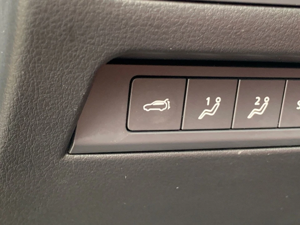 2025 Mazda CX-50 - Image 19 of 31