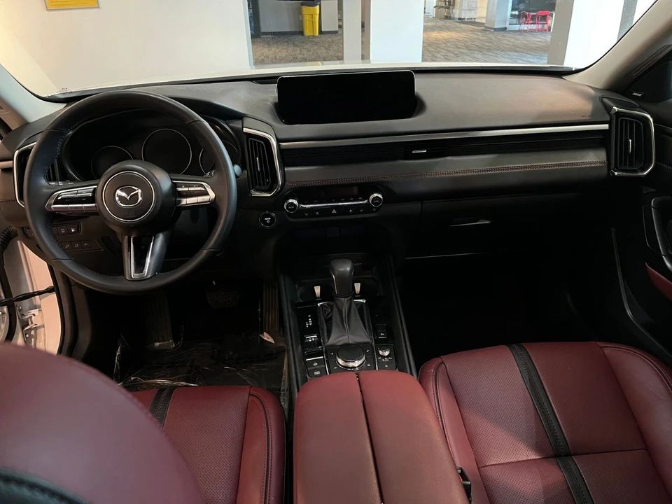 2025 Mazda CX-50 - Image 30 of 31