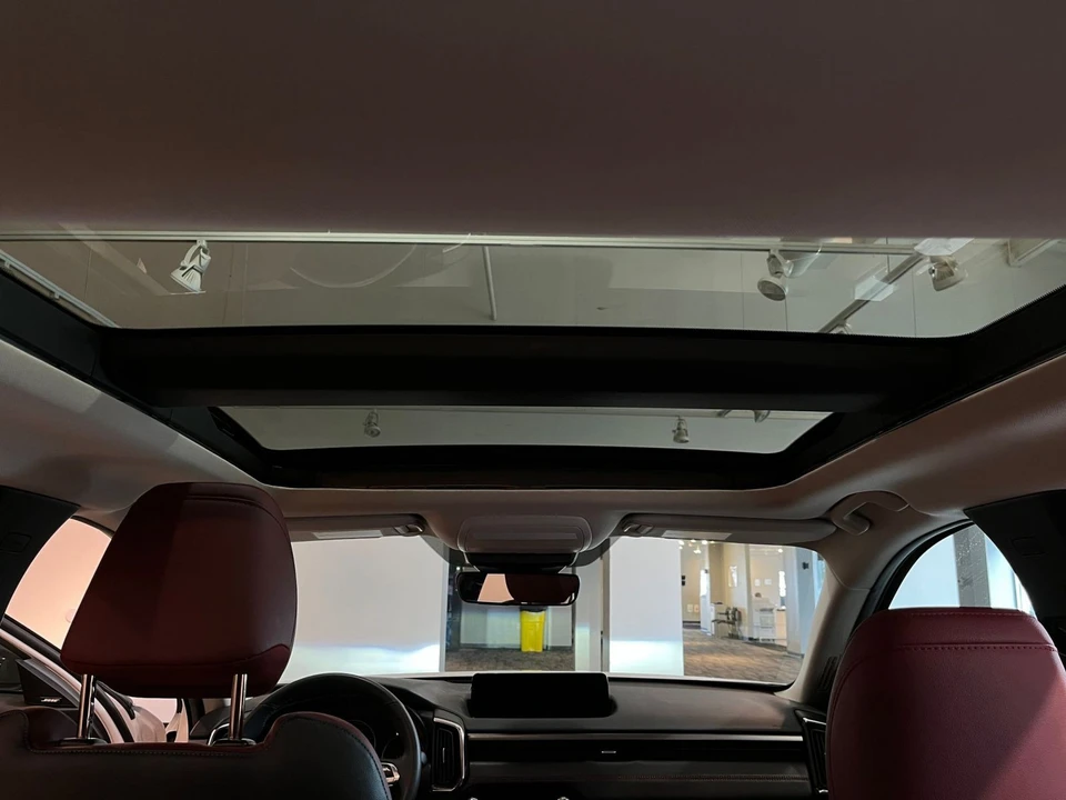 2025 Mazda CX-50 - Image 25 of 31