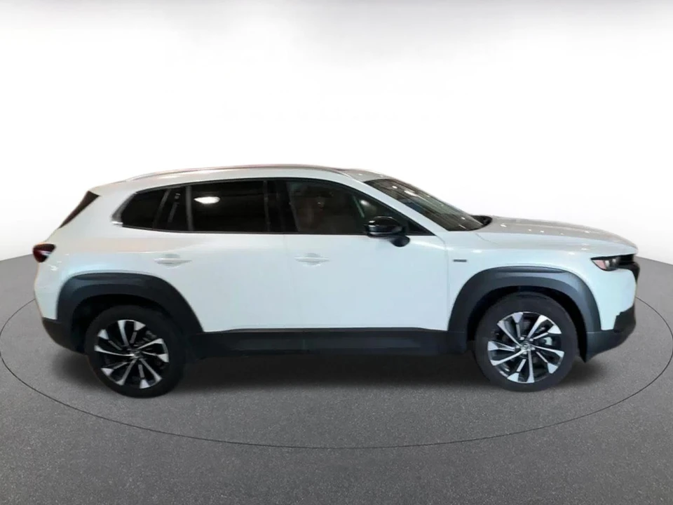 2025 Mazda CX-50 - Image 11 of 31
