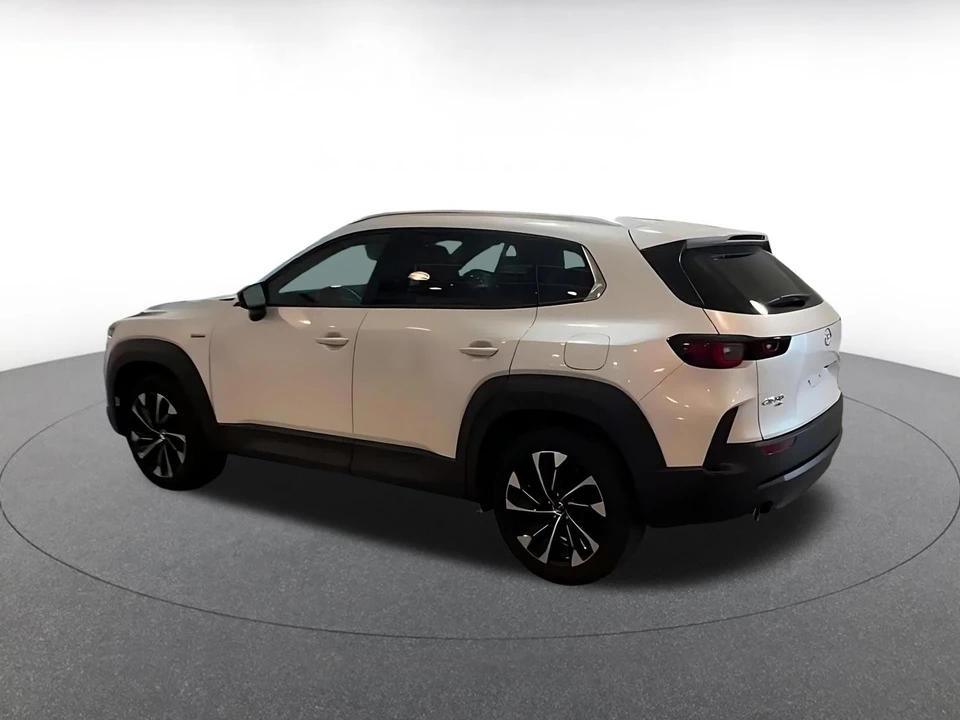 2025 Mazda CX-50 - Image 8 of 31
