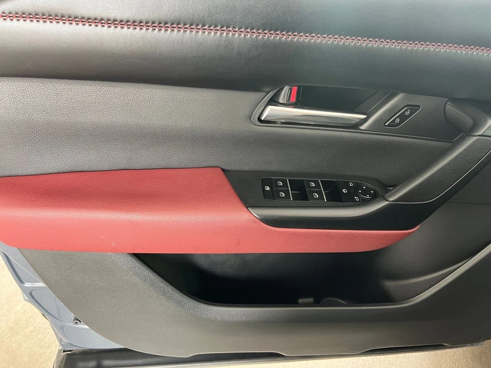 2025 Mazda CX-50 - Image 15 of 31