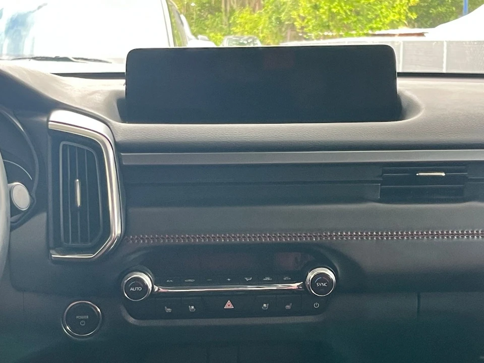 2025 Mazda CX-50 - Image 14 of 31