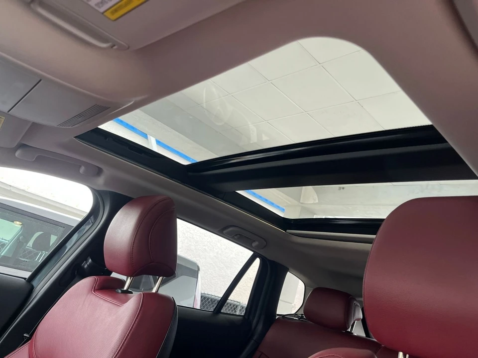 2025 Mazda CX-50 - Image 25 of 31