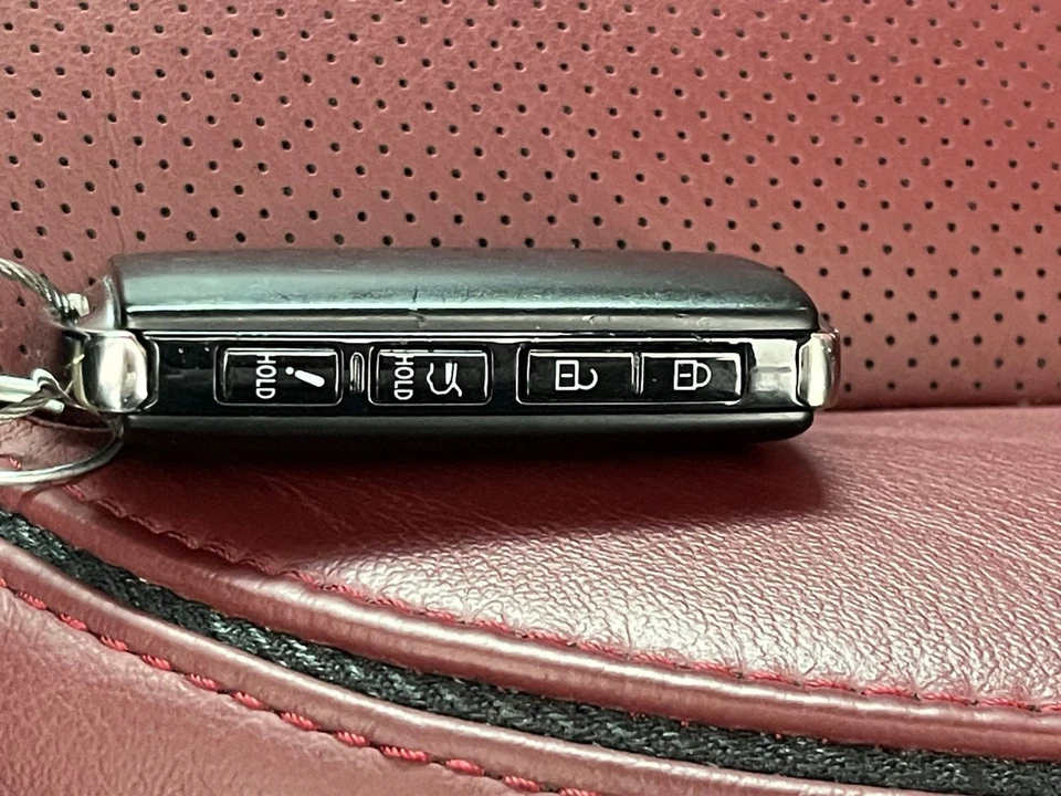 2025 Mazda CX-50 - Image 17 of 31