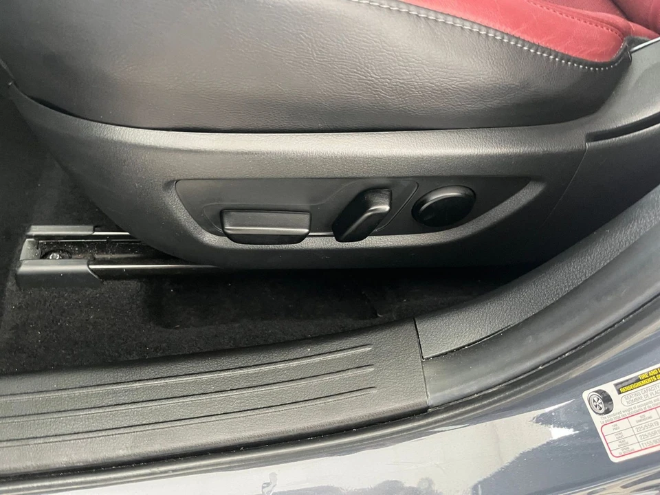2025 Mazda CX-50 - Image 18 of 31