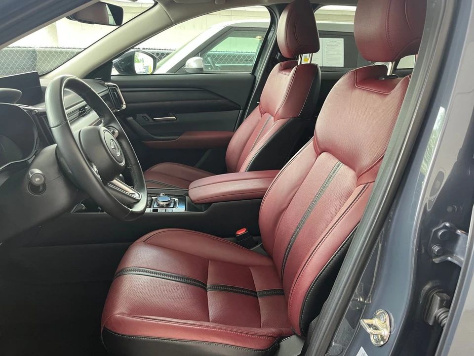 2025 Mazda CX-50 - Image 23 of 31