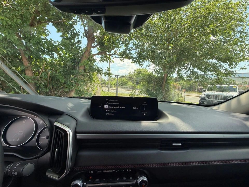 2025 Mazda CX-50 - Image 23 of 31