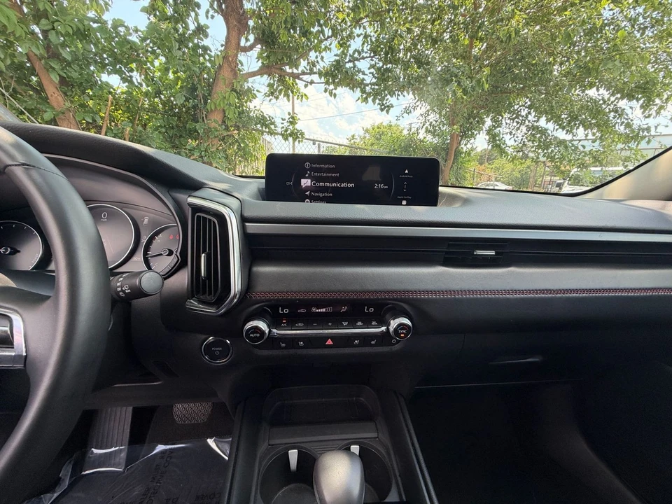 2025 Mazda CX-50 - Image 19 of 31