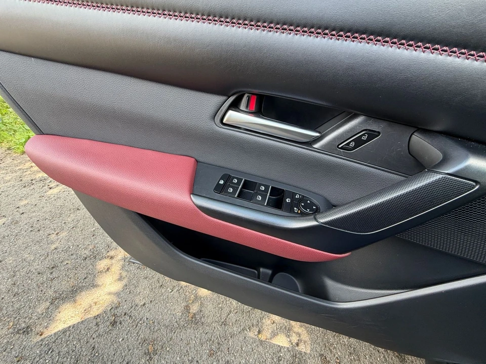 2025 Mazda CX-50 - Image 20 of 31
