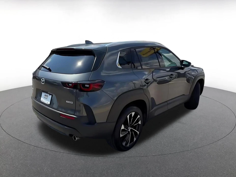 2025 Mazda CX-50 - Image 16 of 31