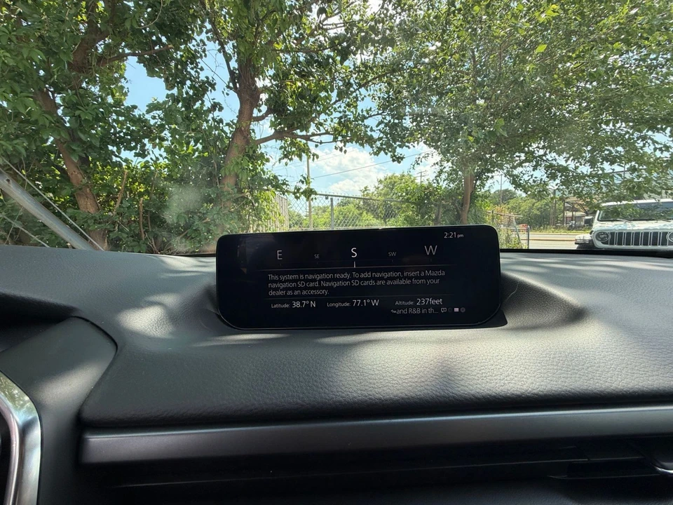 2025 Mazda CX-50 - Image 22 of 31
