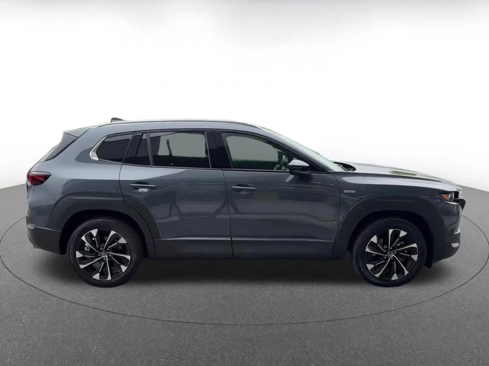 2025 Mazda CX-50 - Image 18 of 31