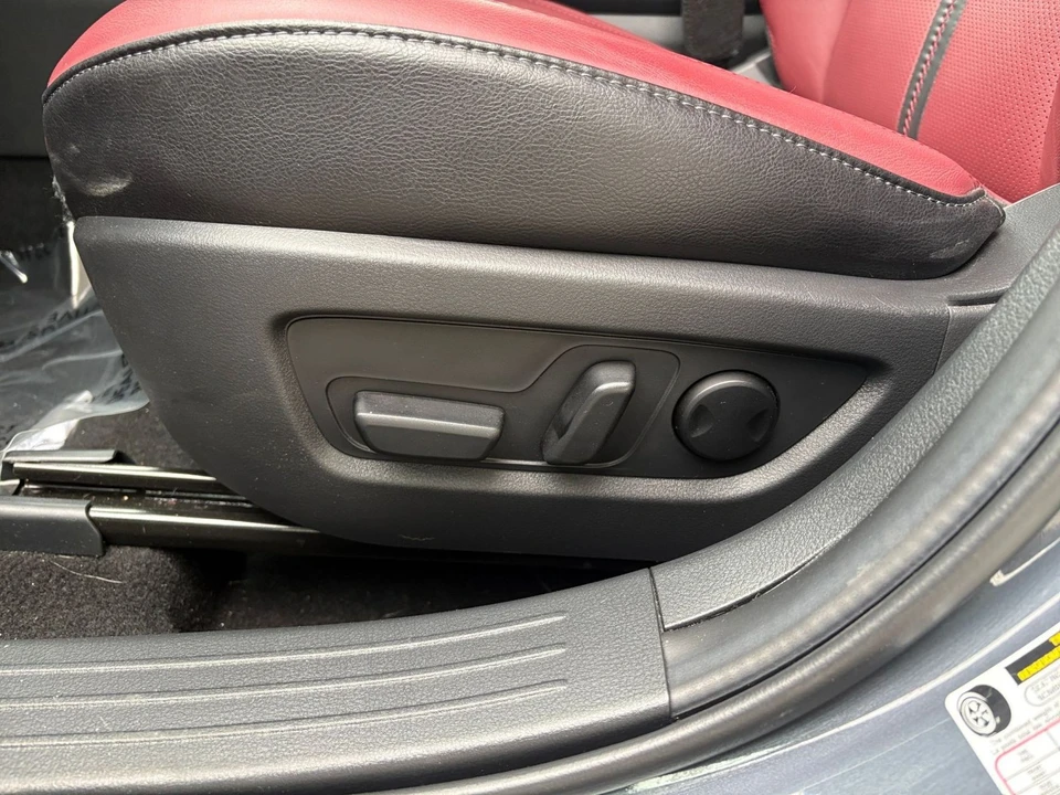 2025 Mazda CX-50 - Image 21 of 31