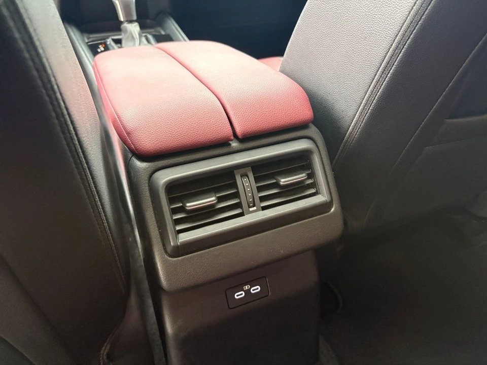 2025 Mazda CX-50 - Image 23 of 31