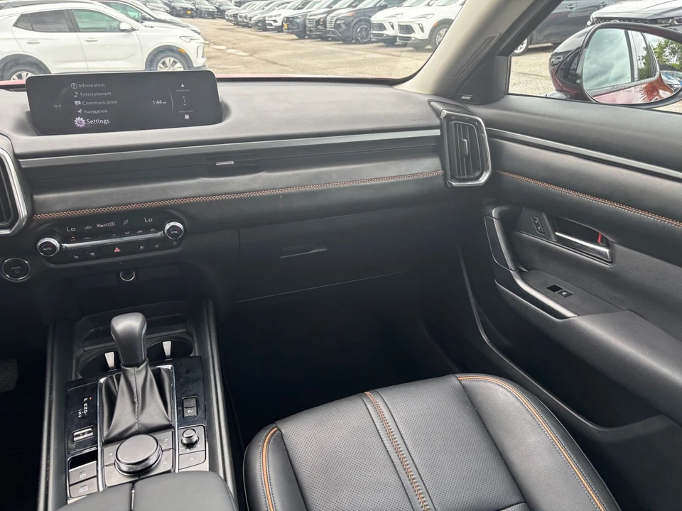 2025 Mazda CX-50 - Image 28 of 31