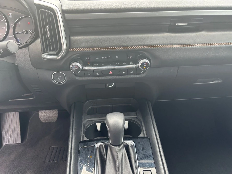 2025 Mazda CX-50 - Image 16 of 31