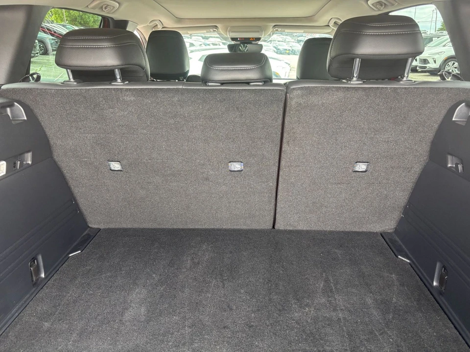 2025 Mazda CX-50 - Image 24 of 31