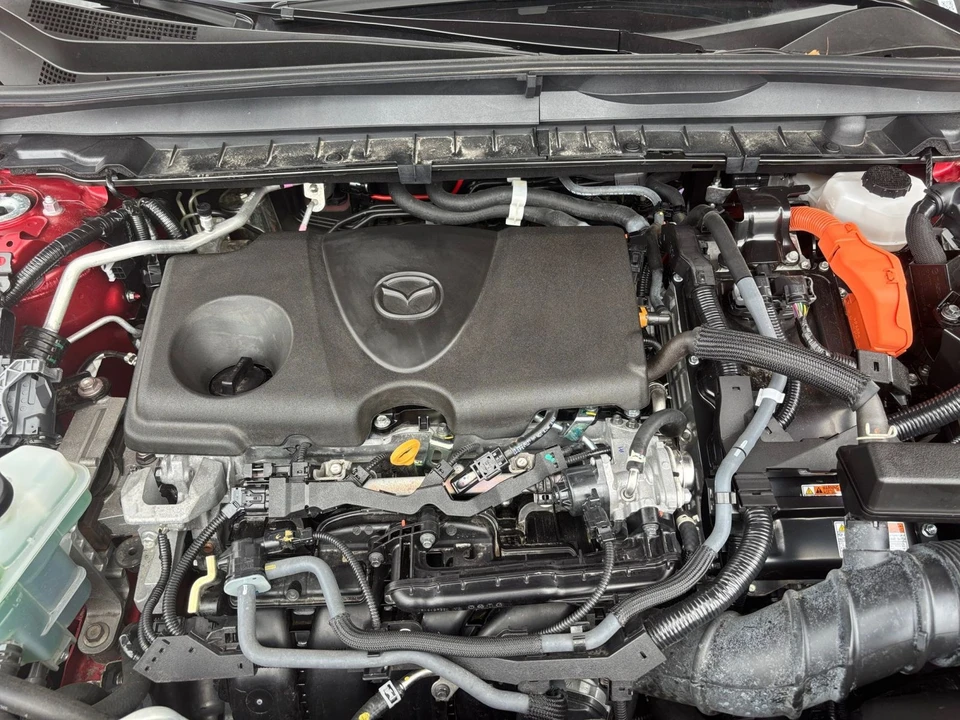 2025 Mazda CX-50 - Image 25 of 31