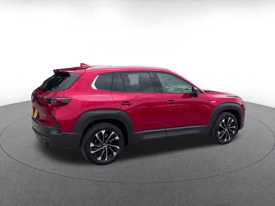 2025 Mazda CX-50 - Image 14 of 31