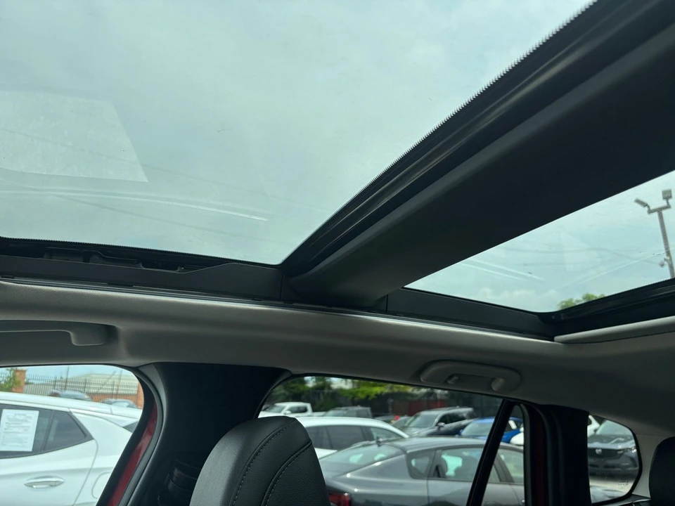2025 Mazda CX-50 - Image 21 of 31