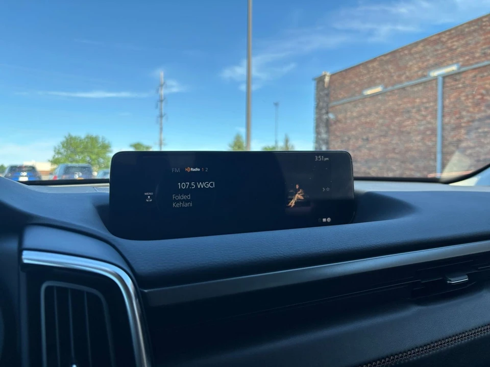 2025 Mazda CX-50 - Image 18 of 31