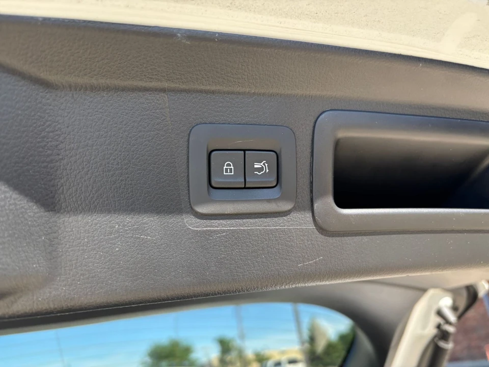 2025 Mazda CX-50 - Image 25 of 31