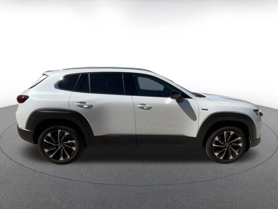 2025 Mazda CX-50 - Image 15 of 31