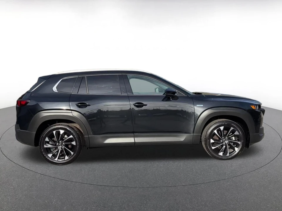 2025 Mazda CX-50 - Image 13 of 31