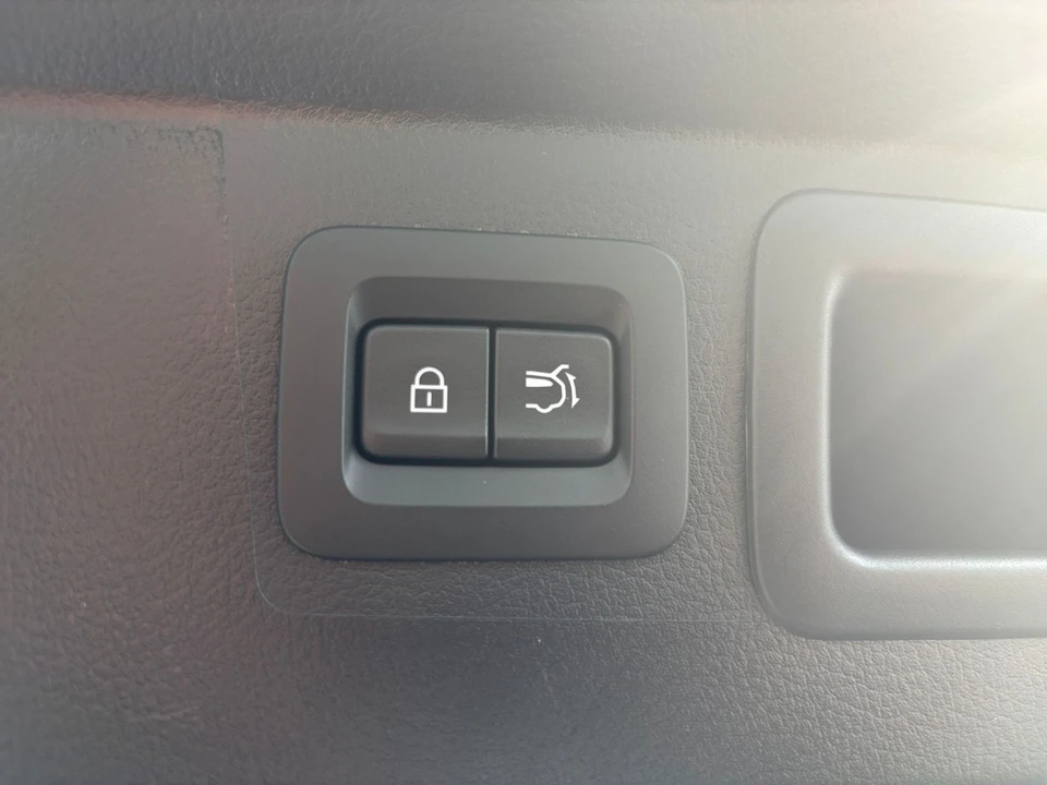 2025 Mazda CX-50 - Image 19 of 31
