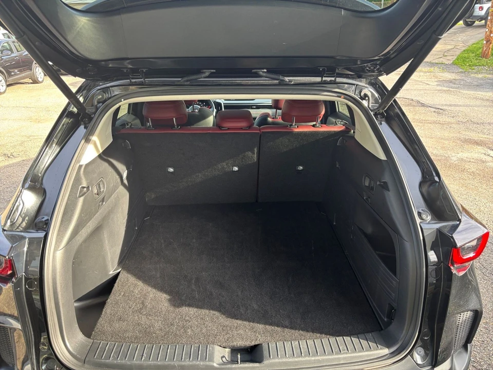 2025 Mazda CX-50 - Image 28 of 31