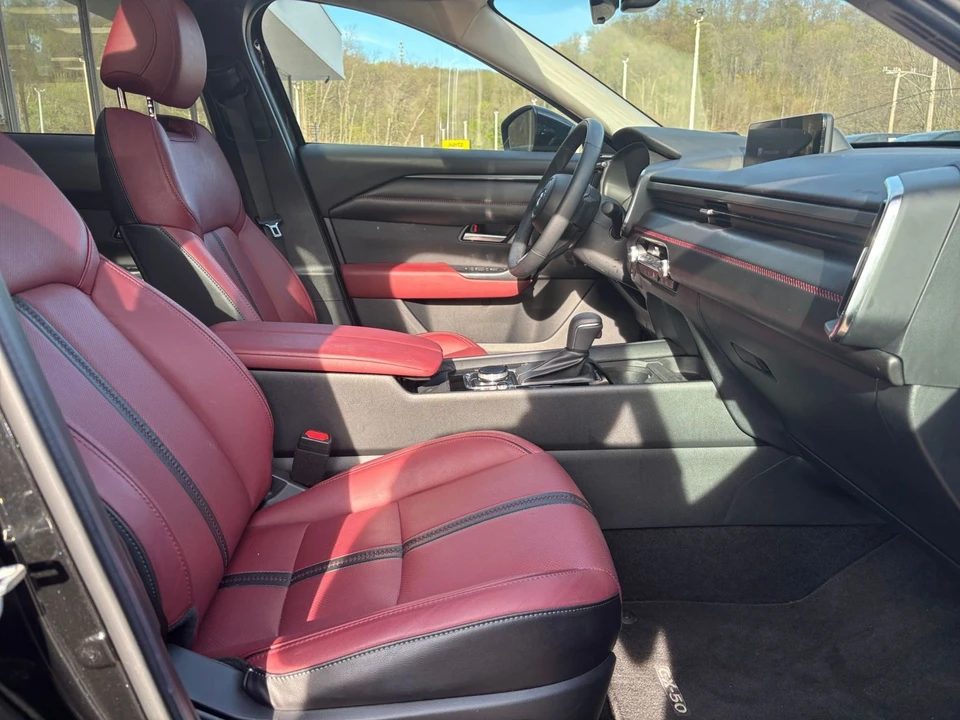 2025 Mazda CX-50 - Image 23 of 31