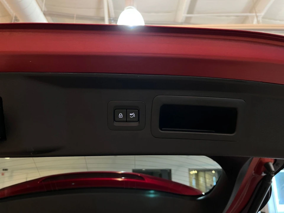 2025 Mazda CX-50 - Image 25 of 31