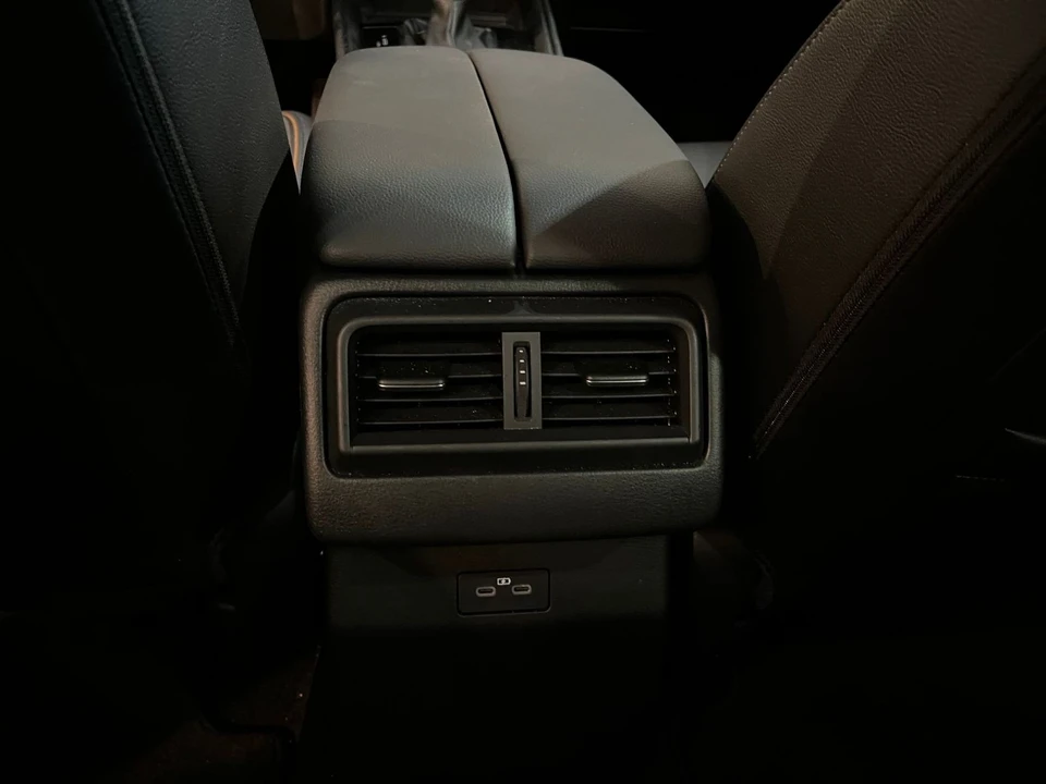 2025 Mazda CX-50 - Image 26 of 31