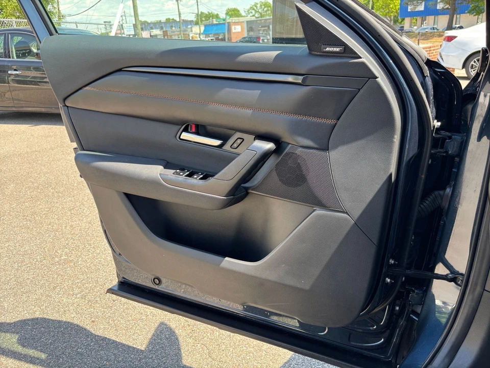 2025 Mazda CX-50 - Image 15 of 31