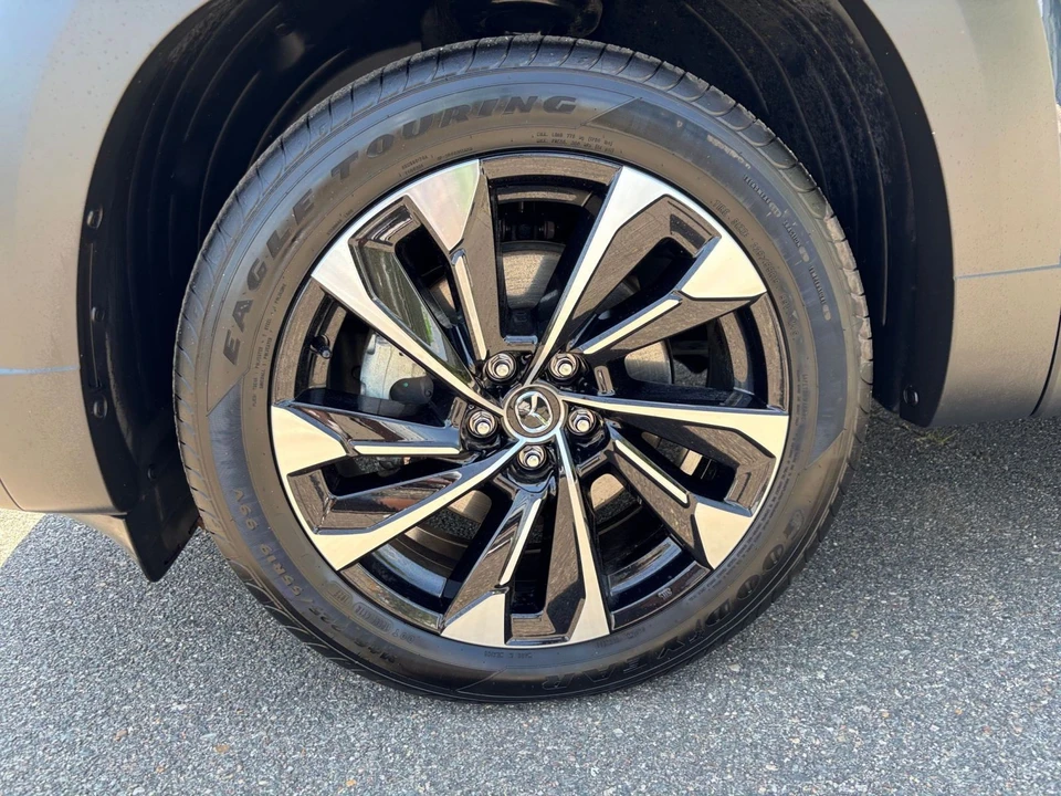 2025 Mazda CX-50 - Image 27 of 31