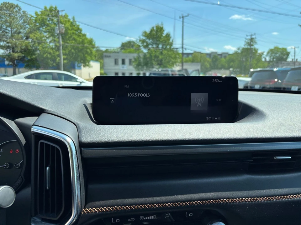 2025 Mazda CX-50 - Image 16 of 31
