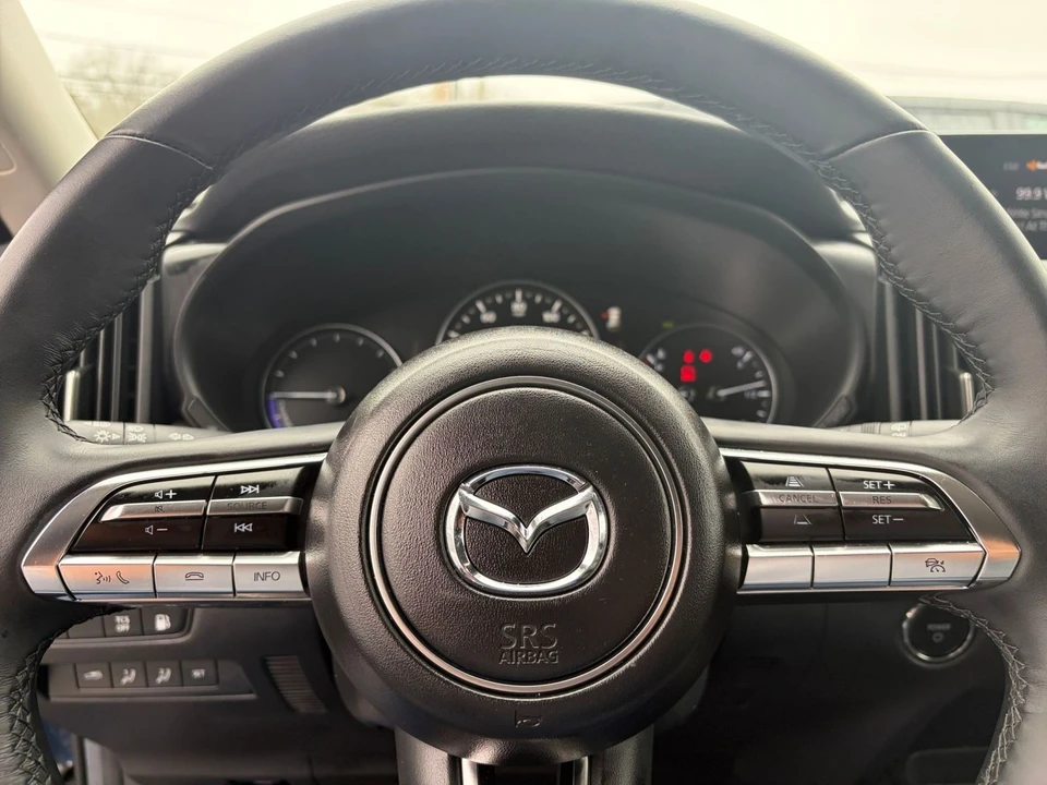 2025 Mazda CX-50 - Image 24 of 31