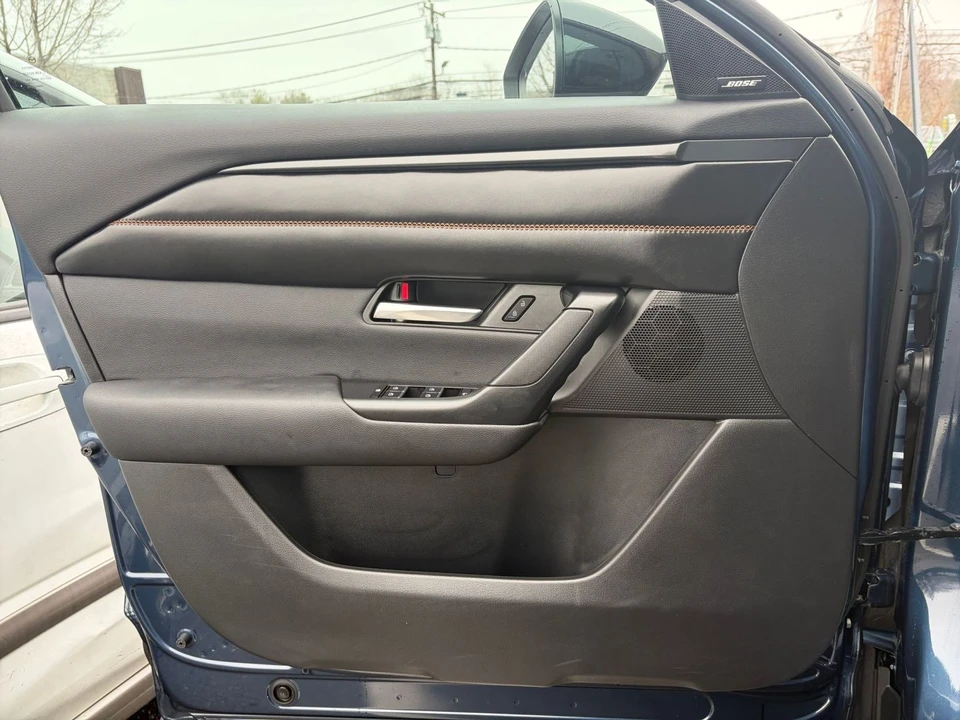 2025 Mazda CX-50 - Image 15 of 31