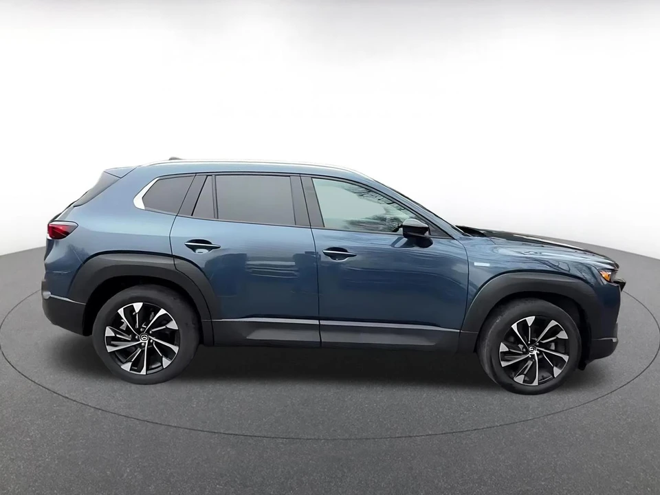 2025 Mazda CX-50 - Image 13 of 31