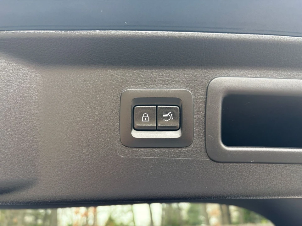 2025 Mazda CX-50 - Image 19 of 31