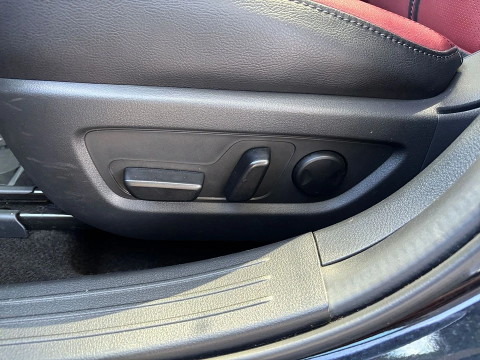 2025 Mazda CX-50 - Image 19 of 31