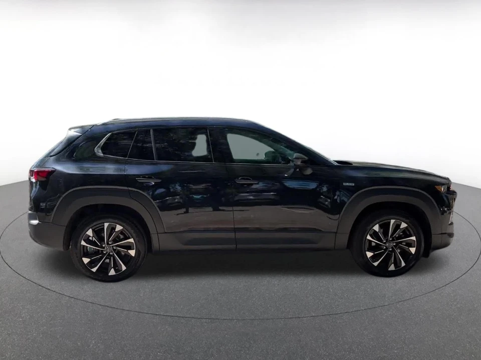 2025 Mazda CX-50 - Image 15 of 31