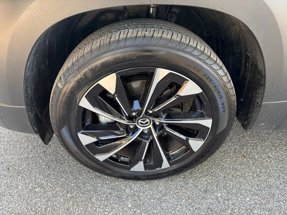 2025 Mazda CX-50 - Image 28 of 31