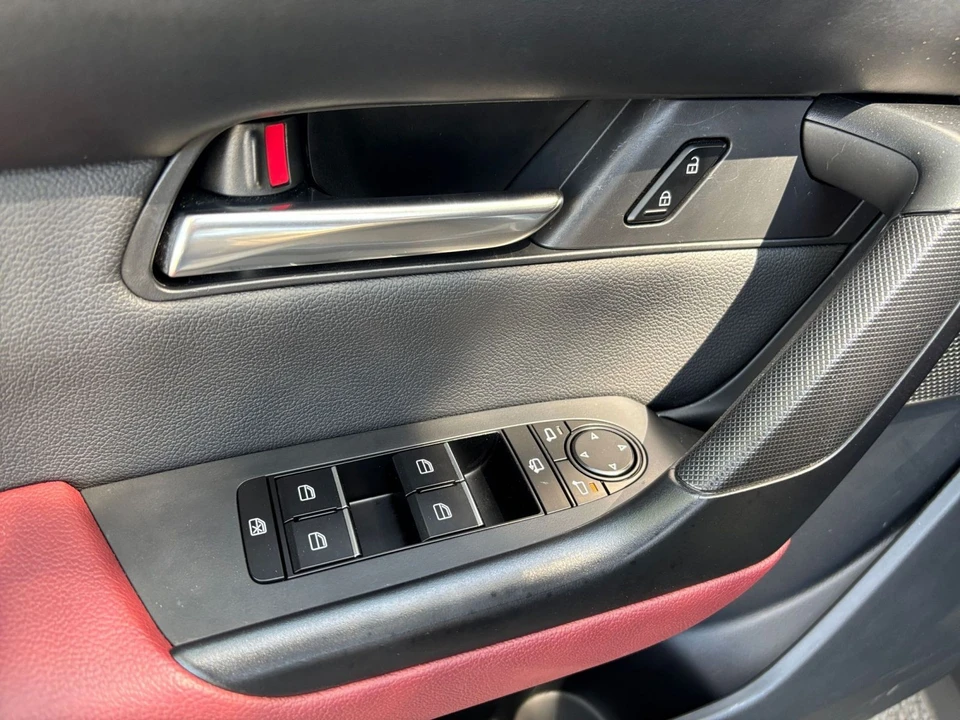 2025 Mazda CX-50 - Image 17 of 31