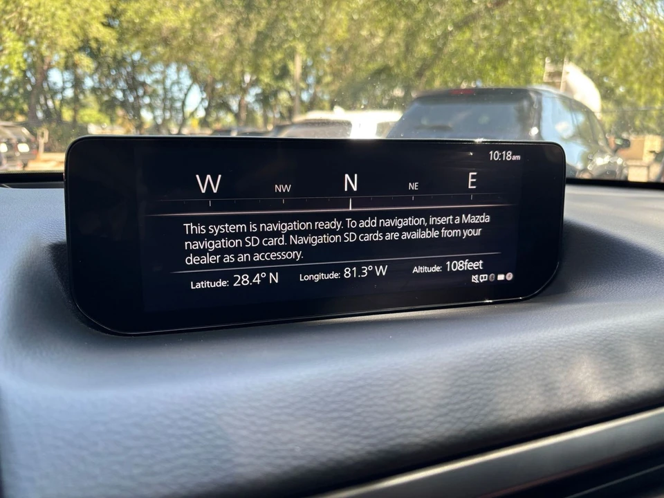 2025 Mazda CX-50 - Image 16 of 31