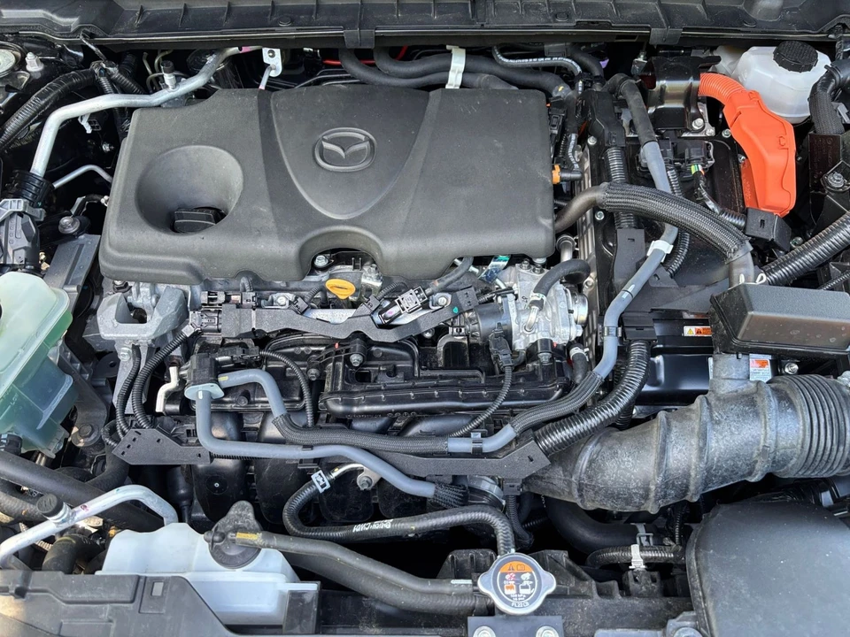 2025 Mazda CX-50 - Image 30 of 31